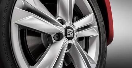 17-calowe felgi aluminiowe DYNAMIC 48/2 (niedostępne z pakietem Lifestyle) 3573 s s Elektrycznie sterowane panoramiczne okno dachowe 17-calowe felgi aluminiowe DYNAMIC 48/2 17-calowe felgi aluminiowe