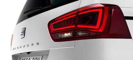 Tylne światła LED z oświetleniem tablicy rejestracyjnej LED s s s Oświetlenie parkingowe w lusterkach bocznych s s Tylne światła LED ELEKTRONIKA Reference Style Style
