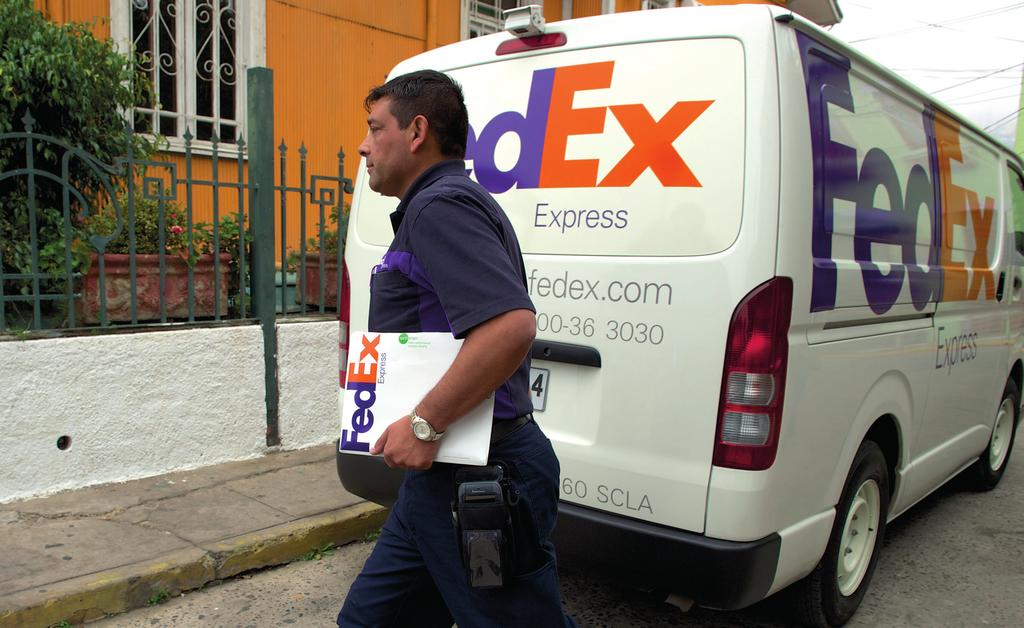 Rozwiązania FedEx dla biznesu Usługi dedykowane Przesyłka proceduralna Skanowanie i archiwizacja Usługa zobowiązująca kuriera do doręczenia przesyłki tylko i wyłącznie zgodnie z procedurami