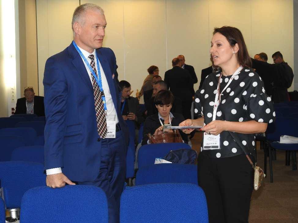 Innowacyjne technologie w komunikacji z osobami niepełnosprawnymi. Marzenia czy rzeczywistość? Barbara Wojnar Prezentacja Innowacyjna technologia w opiece nad pacjentem niepełnosprawnym.