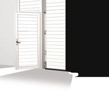 Pierwszy aspekt jest czysto estetyczny, podczas gdy drugi zwiększa światło drzwi o 60 mm w porównianiu do montażu w otworze.