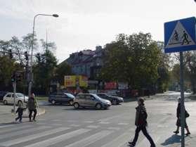 jadąc z Ostrowa do Mościc 300m za mostem nad rz.