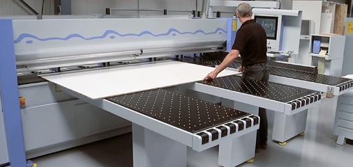 Made in Poland Polska fabryka IKONOS Ikonos to pierwszy i jedyny, polski producent materiałów do druku wielkoformatowego.
