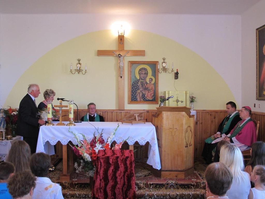Piotr Mazur 801. Zdjęcie 141 Rok 2012, 5 sierpnia. Kościół filialny w Janówce. Podczas mszy św. (zdjęcie ze zbiorów parafii).