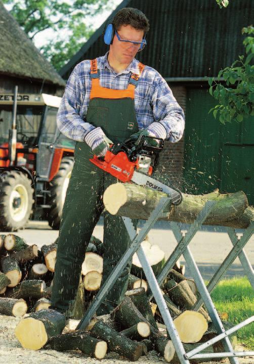 Niezawodna jakość i dopracowana technika. 111-38 / 111-45 115-38 Pojemność skokowa 52 cm 3 52 cm 3 Moc znamionowa 2,4 kw/ 3,3 KM 2,7 kw/ 3,7 KM Maks.