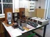 ..) Testowanie komunikacji (odczyt zdalny) Badanie pracy sieci w przypadku awarii NIEZAWODNOŚĆ ZASILANIA RACJONALNE GOSPODAROWANIE ENERGIĄ ELEKTRYCZNĄ Wyposażenie: Elektroniczny 3-fazowy licznik
