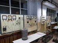Stanowiska Maszyn Elektrycznych: Prądnica silnik prądu stałego, silnik asynchroniczny klatkowy oraz pierścieniowy, maszyna synchroniczna Zagadnienia (program ćwiczeń): Wyznaczanie charakterystyk