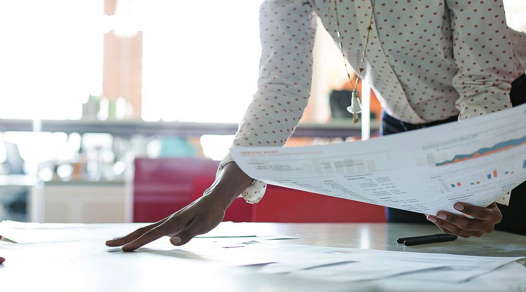 ROZWIĄZANIA Skup się na wynikach Rozwiązania drukowania od firmy HP obniżają koszty, podwyższają wydajność pracy i przyspieszają osiąganie wyników działalności.