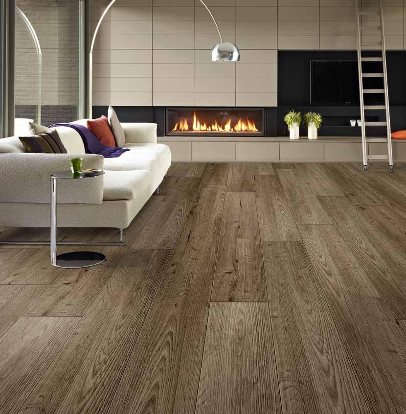 Ekskluzywna podłoga laminowana 732 Dąb Piwny infinity 62 Infinity idealnie pasuje do prosto urządzonych wnętrz. Długie i szerokie laminowane deski z v-fugą sprawiają, że przestrzeń wydaje się większa.