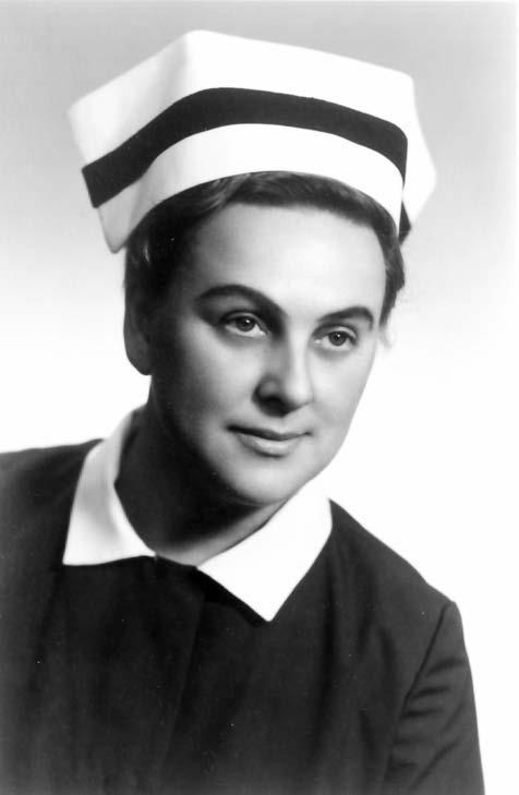 W kolejnych latach swojego życia zawodowego pełniła funkcje dyrektorki Szkoły Asystentek Pielęgniarskich Polskiego Czerwonego Krzyża (1958-1968), zastępcy dyrektora Liceum Medycznego Pielęgniarstwa