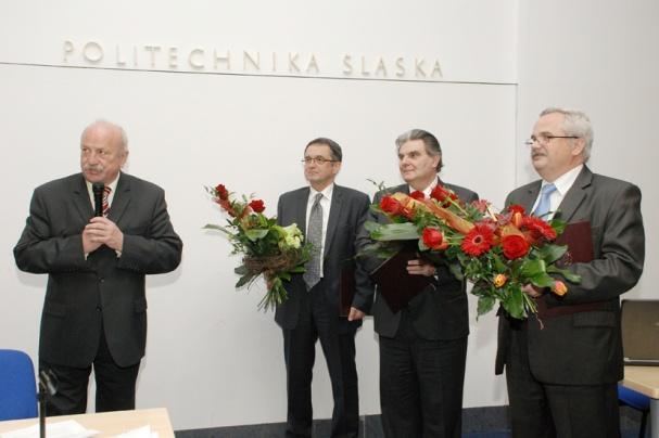 Kwiecień 2012 3 kwietnia w Sali Senatu Politechniki Śląskiej odbyło się uroczyste wręczenie nagród XV edycji konkursu Fiata. Na konkurs wpłynęło na Politechnice Śląskiej trzynaście prac.