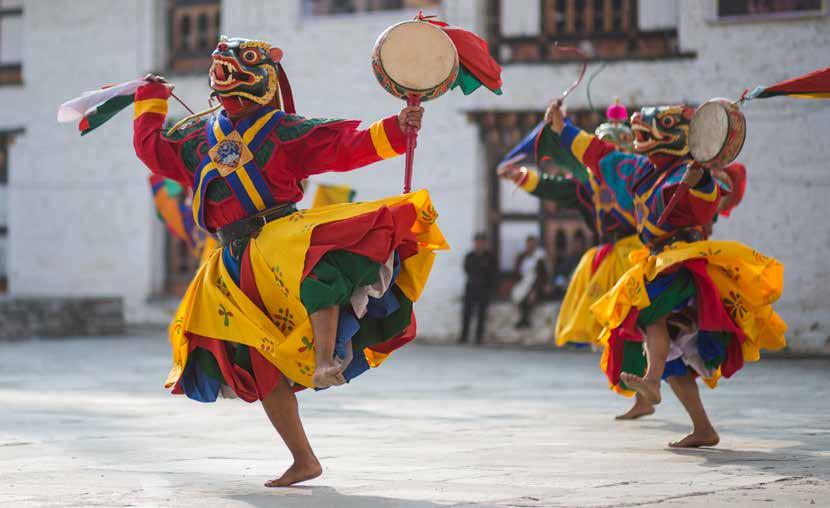 Bhutan Królestwo Grzmiącego Smoka 16 dni 1 dzień Wylot z Warszawy Spotkanie z pilotem i grupą na lotnisku Chopina w Warszawie. Przelot do Delhi lub Kalkuty z przesiadką.