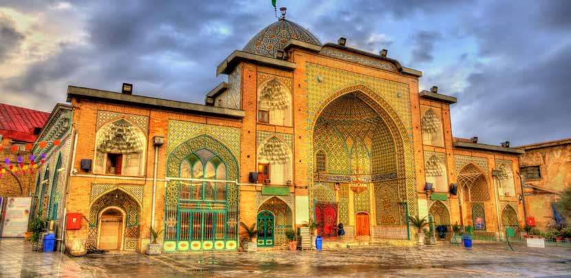 Iran skarby Persji 15 dni 1 dzień Wylot z Warszawy Spotkanie z grupą i pilotem na lotnisku Chopina w Warszawie. Przelot do Teheranu z przesiadką.