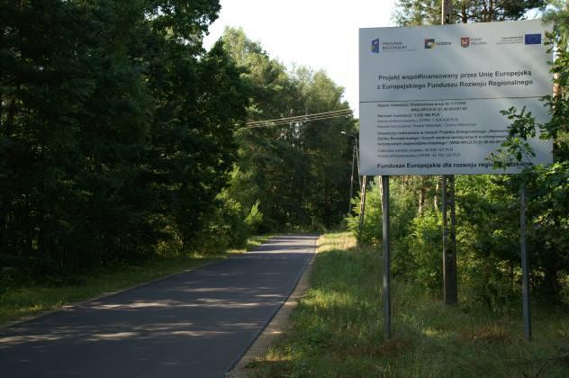 Fot. Droga Krzeczów - Toporów Powiat Wieluński był Liderem Projektu, którego celem jest poprawa atrakcyjności województwa łódzkiego jako miejsca prowadzenia działalności gospodarczej i zamieszkania