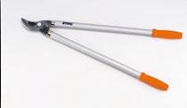 125 g Ø 4,2 cm 0000 881 3664 p STIHL Sekator kowadełkowy Sekatory, nożyce i piły do gałęzi Niezbędna pomoc podczas pielęgnacji drzewostanu, pozyskiwaniu drewna, pracach w