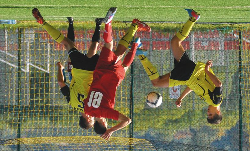 28 SPORT PI KA NO NA IV LIGA POMORSKA Grad goli po przerwie Zaczê³o siê od szybkiej straty bramki, skoñczy³o na wysokiej wygranej. Drutex-Bytovia II Bytów rozbi³a Gryfa 2009 Tczew 8:1.
