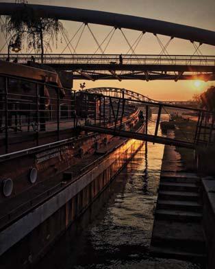 When: Monday, 11 December 2017, 8 pm Where: Kurlandzki boulevard next to Father Bernatek Footbridge, Cracow The heart of Cracow, on the Vistula River, where Father Bernatek s Footbridge connects two