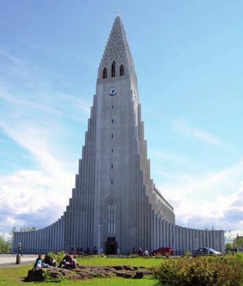 Zwiedzamy centrum. Ozdobą i wizytówką miasta jest kościół Hallgrimskirkja z 75 metrową wieżą, ze szczytu której można oglądać panoramę miasta. Kol.