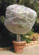 Its special shape enables it to be easily applied to plants and shrubs, even in pots: slip it on the plant and secure the ends, to protect from winter cold.