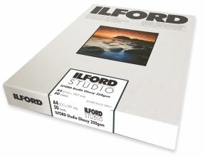 ILFORD GALERIE PRESTIGE Każdy, kto interesuje się fotografią doskonale zna firmę Ilford, założoną przez Alfreda Hugha Harmana, w roku 1879 w angielskim miasteczku o takiej samej nazwie, co firma.