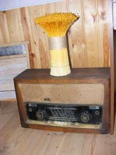 Radio lampowe w drewnianej