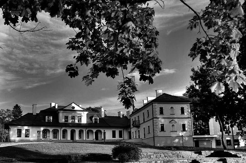 Beata Dec Fot. 4. Dwór Kombornia Hotel & SPA Źródło: http://www.dworkombornia.