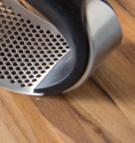 Młynek do przypraw EasyFill Z oryginalnym żarnem ceramicznym Otwór w podstawie umożliwia łatwe napełnianie i mieszane przypraw według upodobań Płynna regulacja grubości mielenia Wymienny pojemnik 25