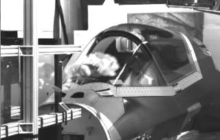 10b) jest wykorzystywane w Centre d Essais Aéronautique de Toulouse. W Rosji badania wykonywane są za pomocą systemu pneumatycznego znajdującego się w Central Institute of Aviation Motors w Moskwie.