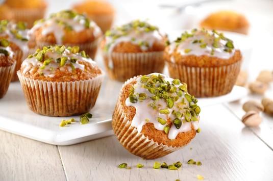 Muffinki marchewkowe - VIDEO 15 minut Łatwe 25 minut 180 C Kostka do pieczenia Kasia - 125 gramów mąka - 250 gramów cukier - 125 gramów jajka - 3 sztuki proszek do pieczenia - 1 łyżeczka soda