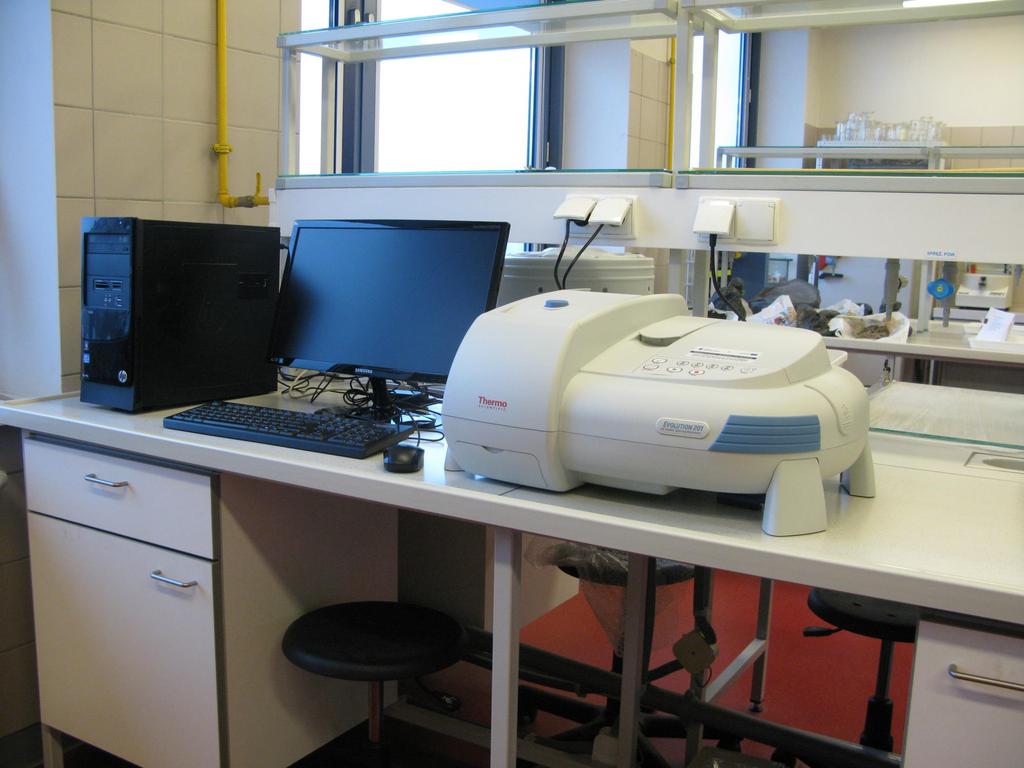 Spektrofotometr UV-VIS