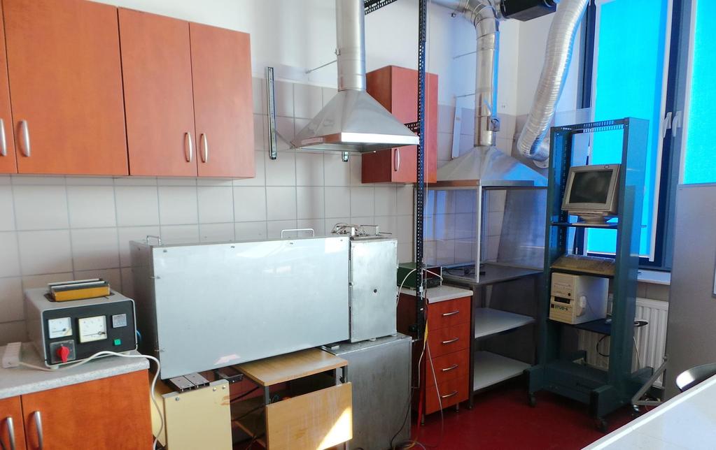 Laboratoryjny piec koksowniczy z