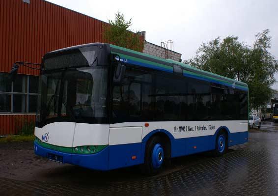 Fot. 3. Najkrótszy z Solarisów Alpino 8,6 w Bolechowie, ale jest również węższy od tradycyjnych autobusów o 15 cm. Dzięki temu bez problemu porusza się w centrach zatłoczonych miast.