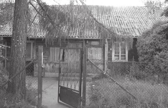 Szko³a Podstawowa w ydach Szkoła Podstawowa w Żydach została założona w 1918r. Uczył w niej nauczyciel Żądło z żoną. Zajęcia odbywały się w budynkach prywatnych gospodarzy.