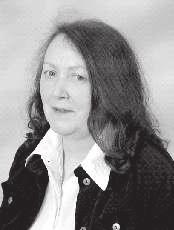 Barbara Krzosek (ur. 26.01.1955 r. w Rogolinie). Szkołę Podstawową ukończyła w Rogolinie, a Liceum Ogólnokształcące w Białobrzegach. W 1978 r.