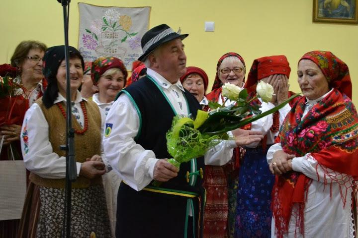 Kwiaty od zespołu otrzymała również Marysia Szymanik,