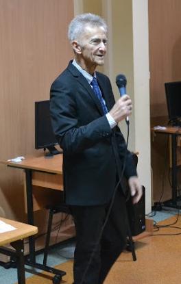 Jego rangę podnieśli goście, którzy wyrazili chęć spotkania się z seniorami. Spotkanie rozpoczęła p.