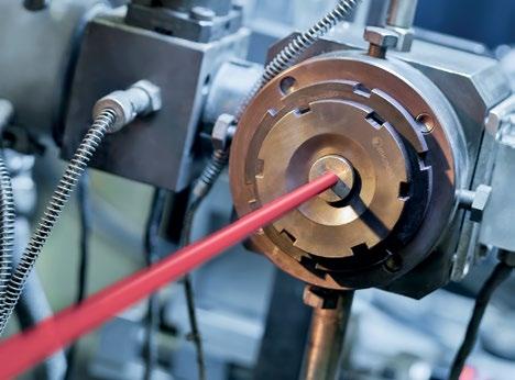 Kable DEVIflex zostały również wyposażone w wykonany z aluminium ekran ochronny otaczający kabel grzejny na całym jego obwodzie, oddzielną żyłę wyprowadzenia