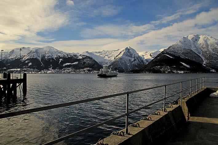 . PODSUMOWANIE Aktywność: ski tury z przewodnikiem wysokogórskim IVBV / UIAGM / IFMGA. Miejsce: Sogn og Fjordane, Norwegia. Termin: od 01.02.2014 r.