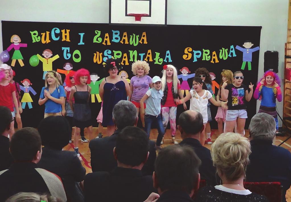19 Nr 28/13 Grudzień 2013 Radosna Szkoła W Gminie Czyżew w ramach programu Radosna Szkoła powstały kolejne place zabaw przy Szkole Podstawowej w Czyżewie oraz przy Szkole