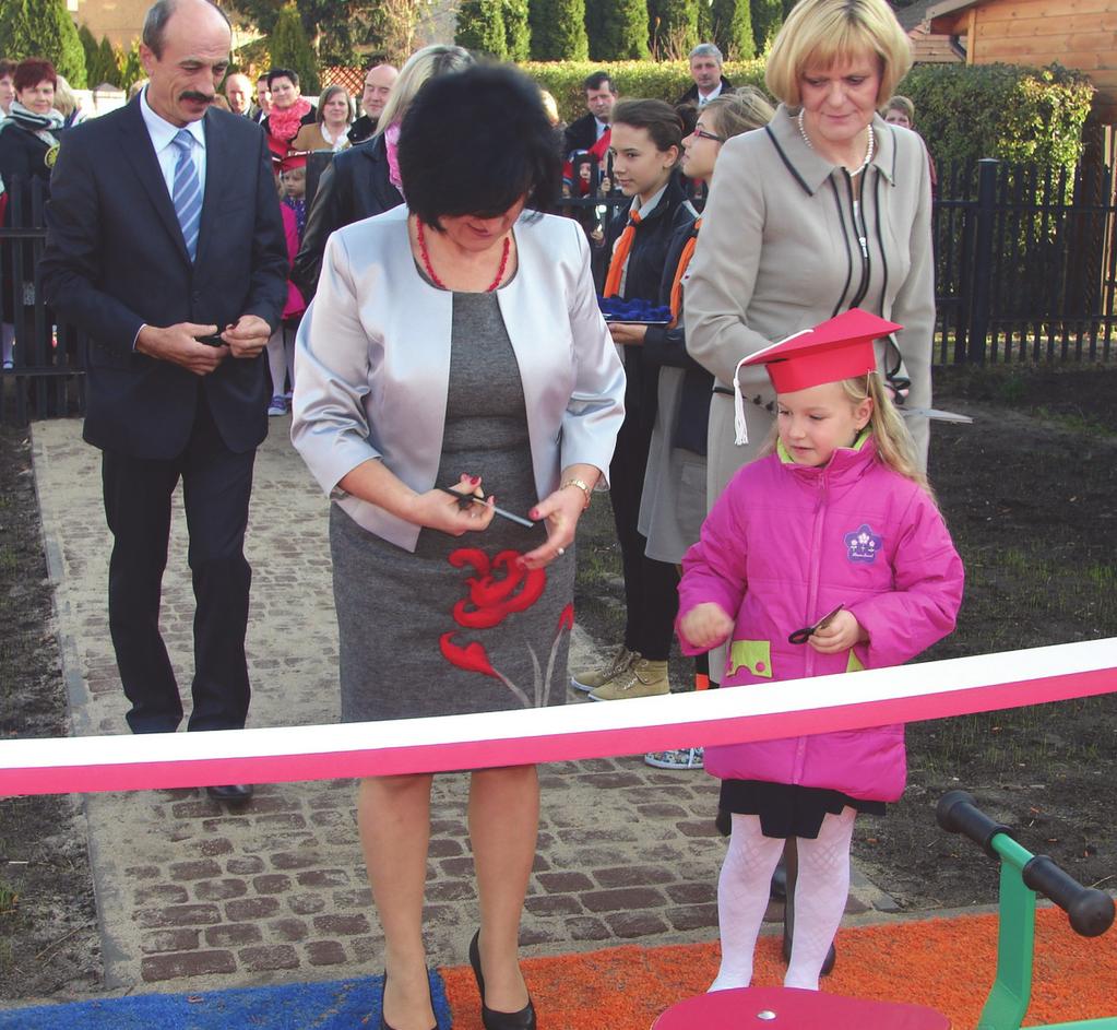 539,76 zł brutto. Uroczyste otwarcie placu zabaw przy Szkole Podstawowej w Czyżewie odbyło się 23 października 2013 roku.