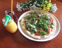 14. Twoja własna PIZZA - Pizza Włoska + składniki do wyboru: Cebula, czosnek, kukurydza, ziemniaki, ogórek kiszony Onion, garlic,