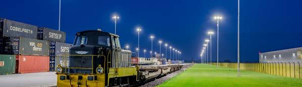 Pierwotny projekt hali magazynowej CLIP Logistics oraz terminala kontenerowego przewidywał zastosowanie tradycyjnych świetlówek.