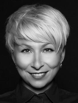 Kameralna atmosfera pozwoli uczestnikom na spokojne zapoznanie się z technikami i teorią najpopularniejszej na świecie techniki strzyżeń. Szkolenie organizowane jest w bardzo małych grupach (maks.