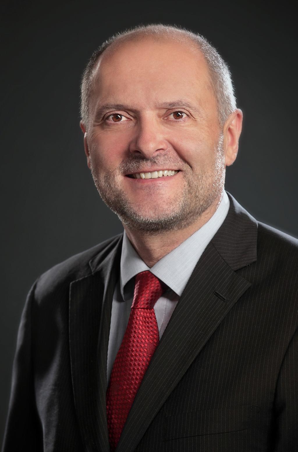 Szanowni Państwo, W ostatnim numerze Aktualności biomérieux Pani dr Elżbieta Wójcik moja poprzedniczka, która przeszła na zasłużoną emeryturę - podziękowała Państwu za długoletnią, udaną współpracę.