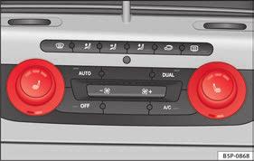 78 Ogrzewanie przednich foteli z układem Climatronic Siedziska i oparcia przednich foteli mogą być podgrzewane elektrycznie.
