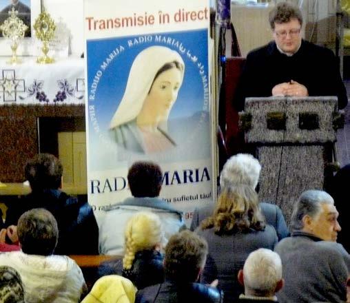 WIELKANOC 2014 apă câteva ore bune, să mai iasă sarea din ea. Se pune la fiert cu 1-2 cepe întregi, rădăcină de pătrunjel, morcovi, foi de dafin. Încercăm carnea dacă este fiartă, înfigând furculiţa.