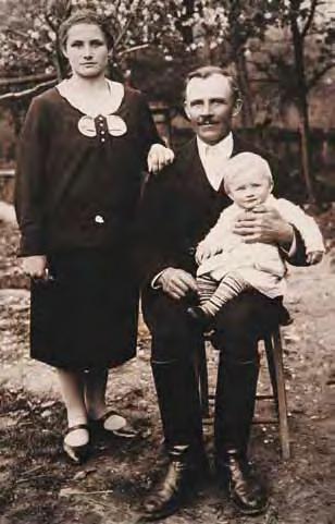 karta nr 45 Polacy ratujący Żydów w latach II wojny światowej Trzynastoletni Abraham Segal w mundurze armii czechosłowackiej, przez którą