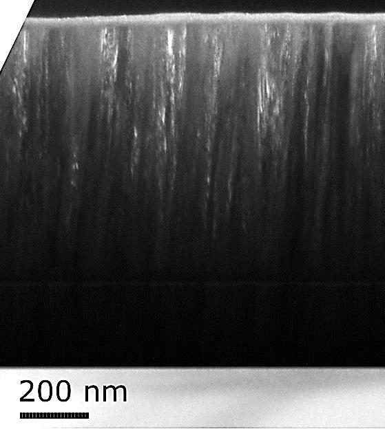 Folie miały grubość 60 80 nm i były badane za pomocą mikroskopu transmisyjnego JEOL JEM-2100 przy napięciu przyspieszającym równym 200 kv.