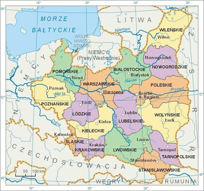 Podział administracyjny przedwojennej Polski przeszedł kilka zmian, prowadzących m.in. do redukcji mniejszych powiatów (np.