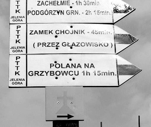 00 programem artystycznym w wykonaniu młodzieży ze szkół im. Jana Pawła II, następnie o godzinie 11.00 odbyła się Msza św. polowa u podnóża zamku Chojnik w Sobieszowie.